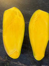Load image into Gallery viewer, Dwarf Mango | King Thai